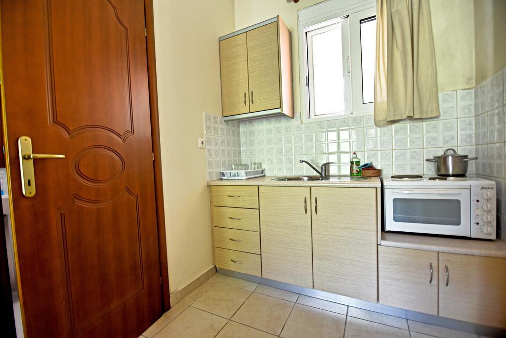 Tsertos Apartments Kamena Vourla Exterior foto